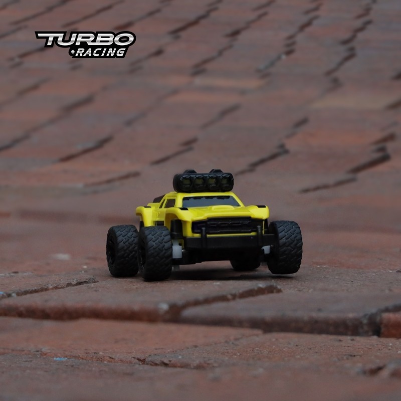 Turbo racing MICRO MONSTER TRUCK 1/76ÈME JAUNE